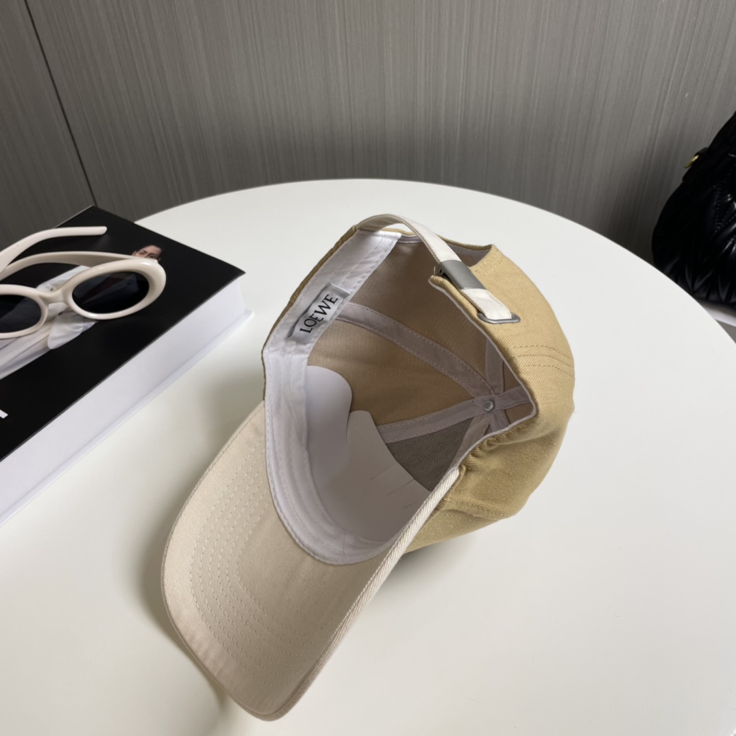Loewe hat