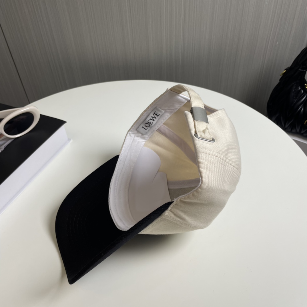 Loewe hat