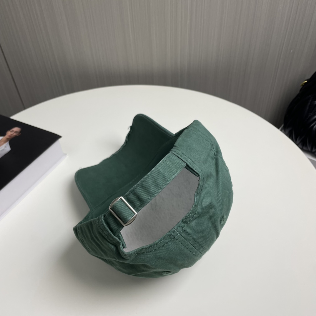 Loewe hat