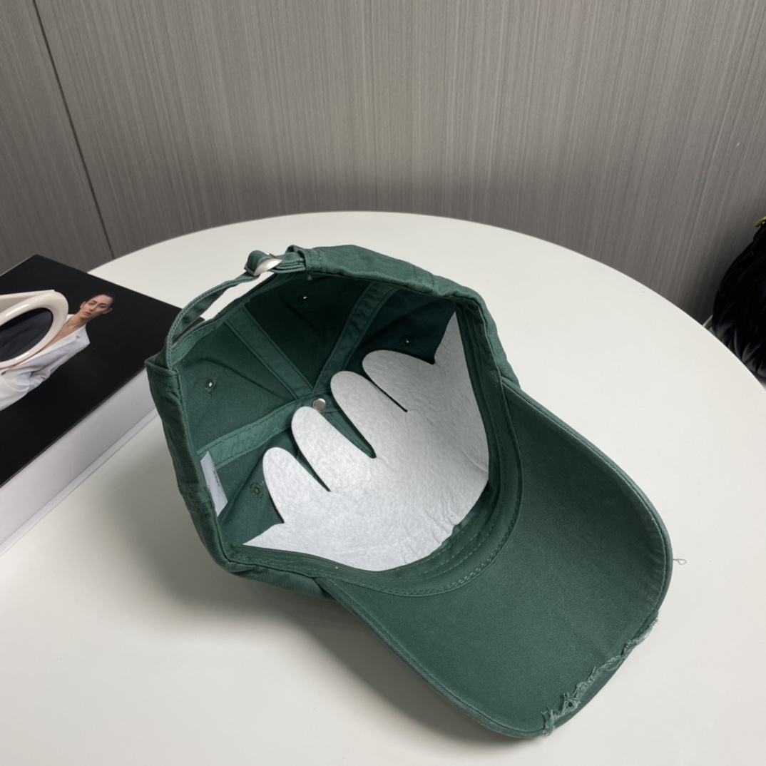 Loewe hat