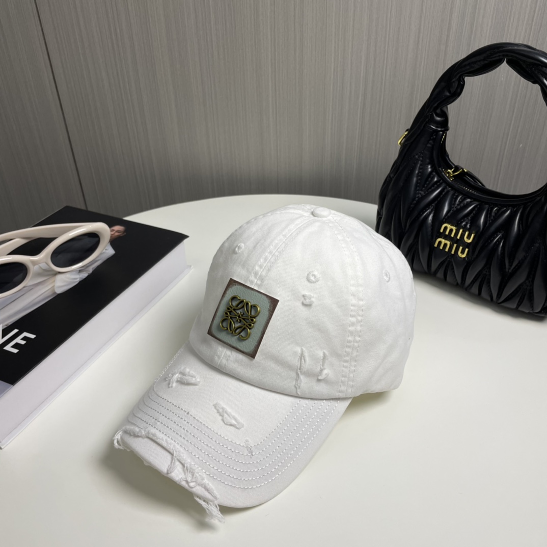 Loewe hat