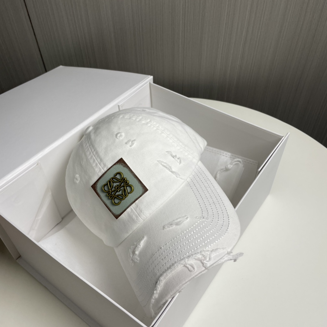 Loewe hat