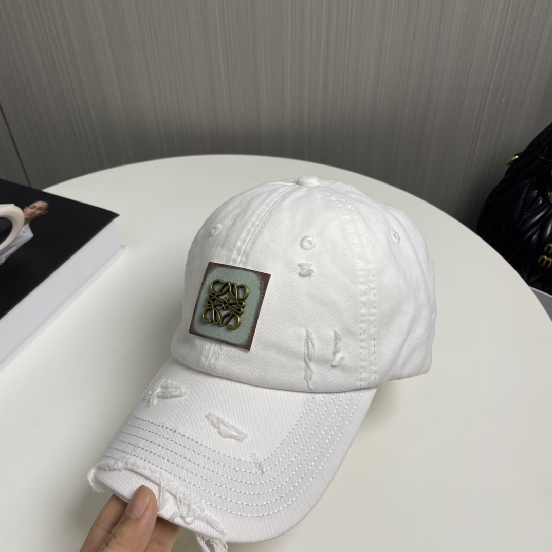 Loewe hat
