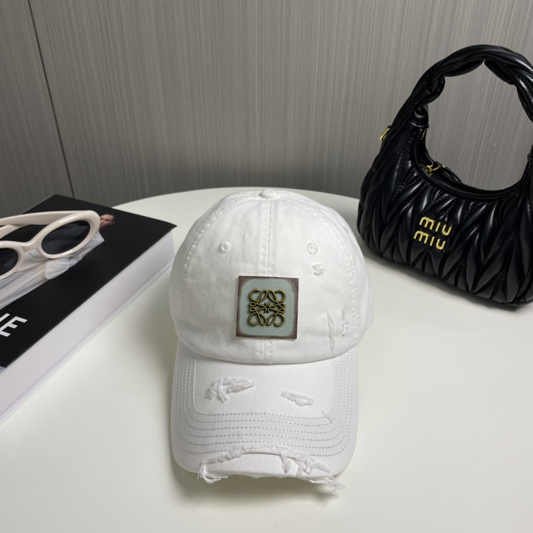 Loewe hat