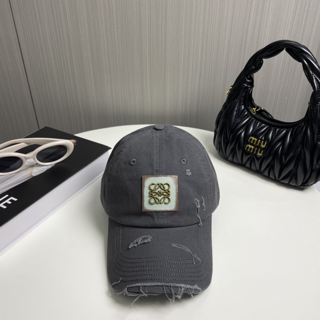 Loewe hat
