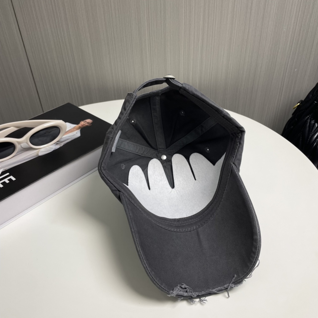 Loewe hat