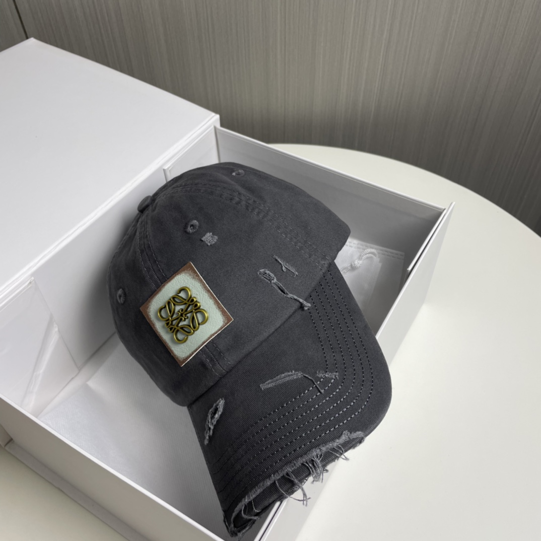 Loewe hat