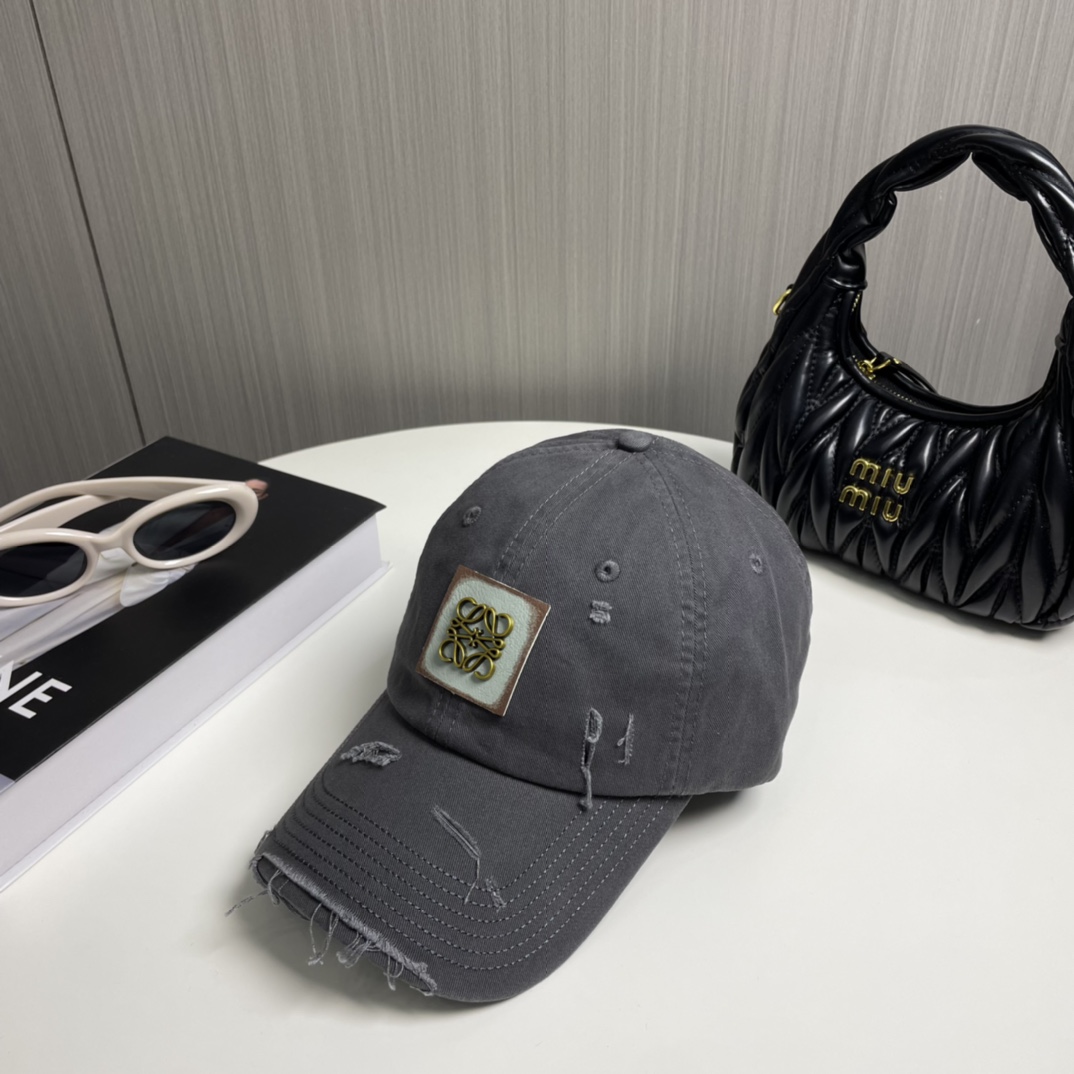 Loewe hat