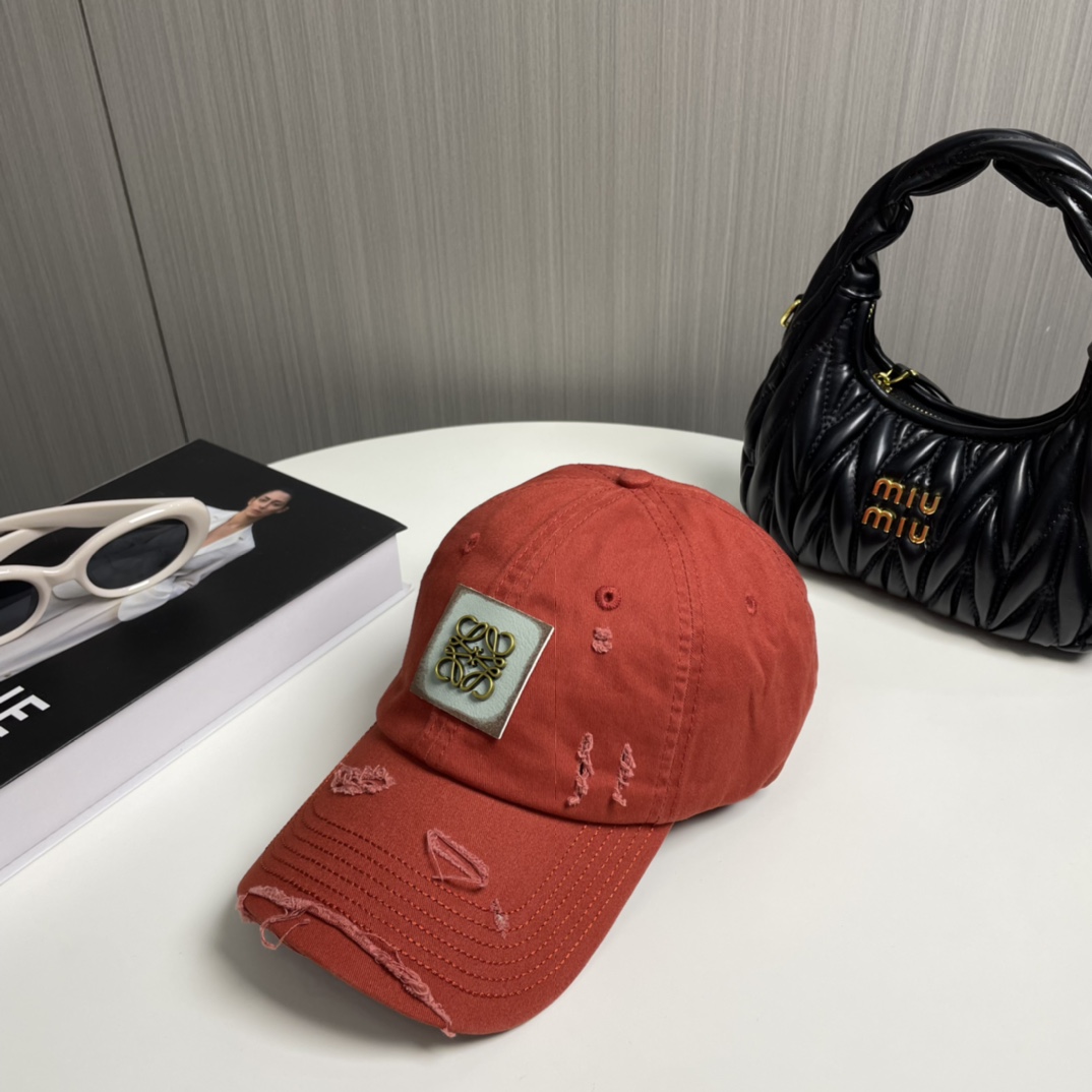 Loewe hat
