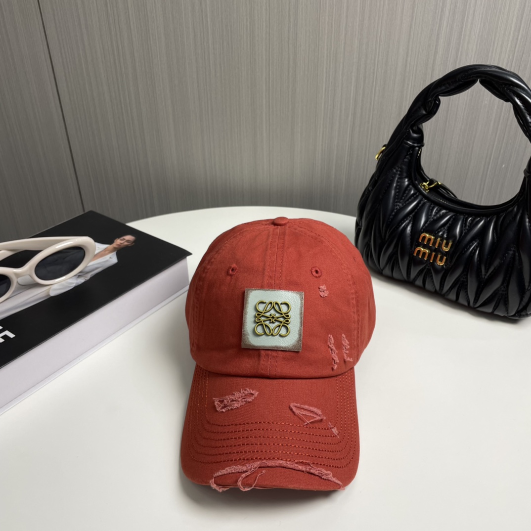 Loewe hat