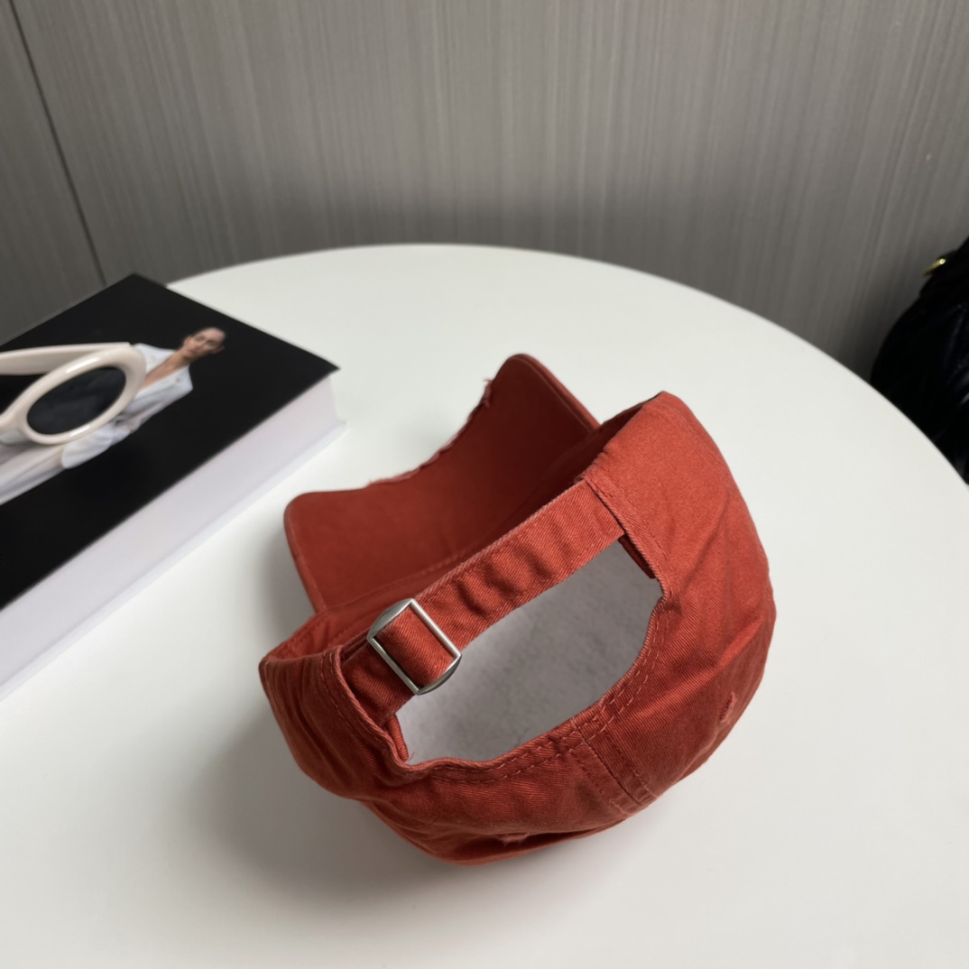 Loewe hat