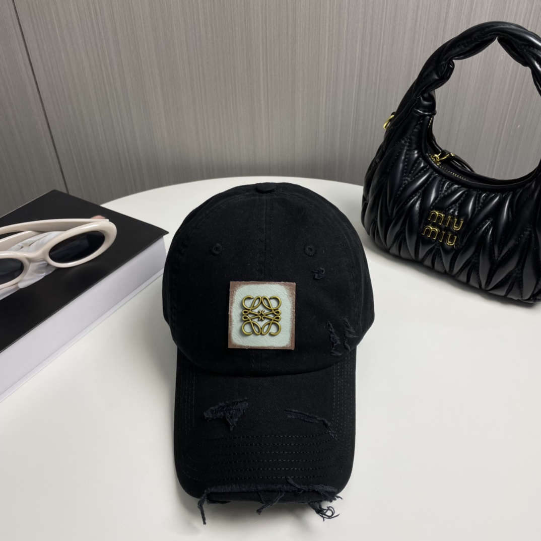 Loewe hat