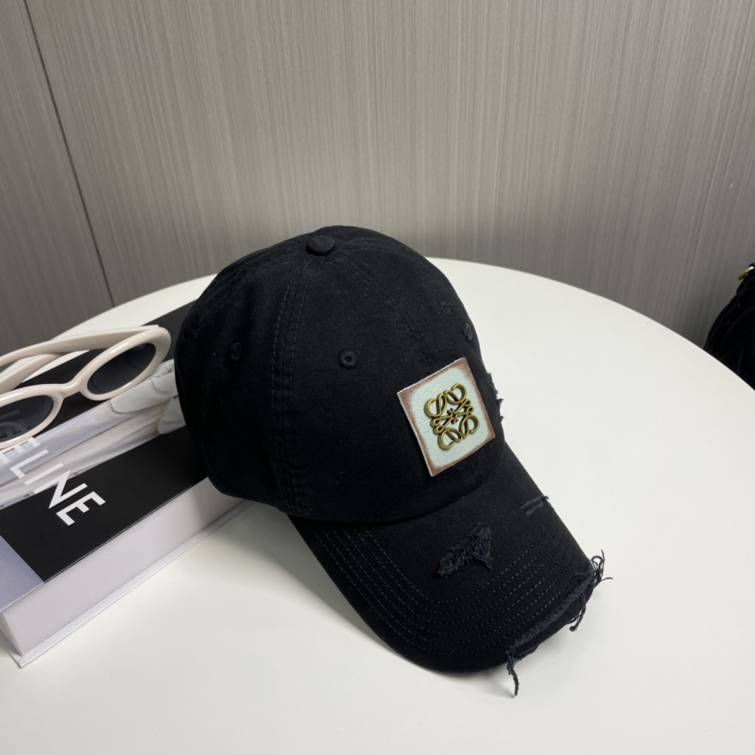 Loewe hat