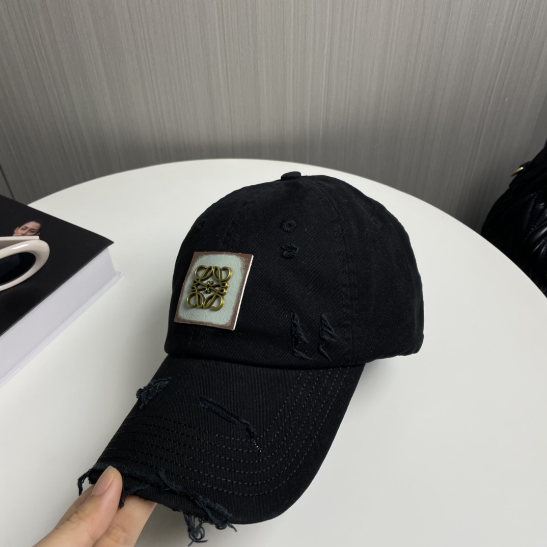 Loewe hat