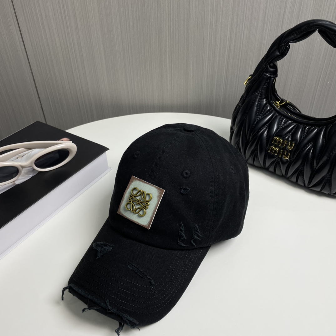 Loewe hat