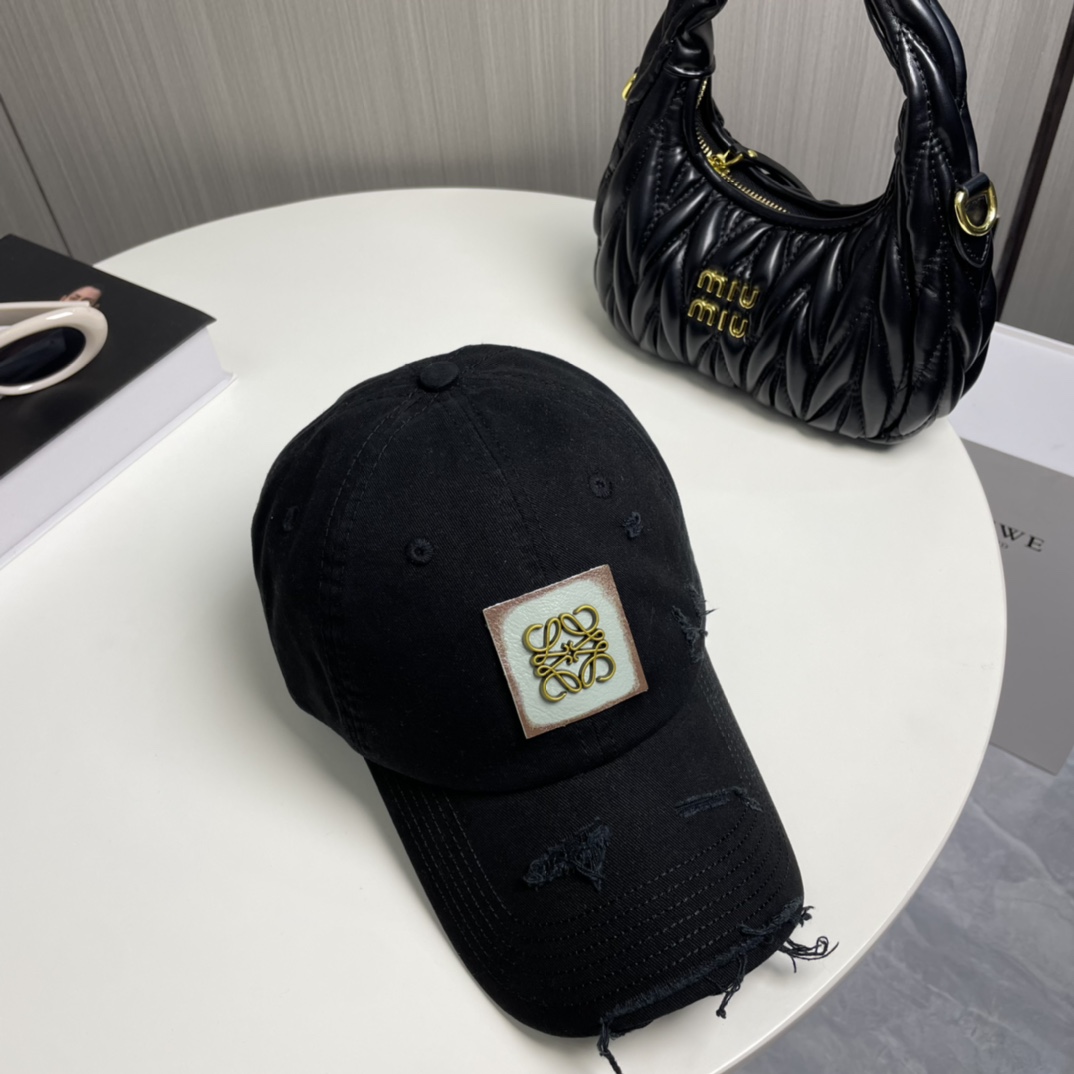 Loewe hat