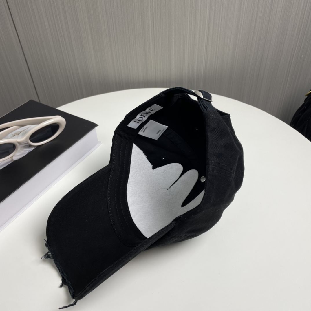 Loewe hat