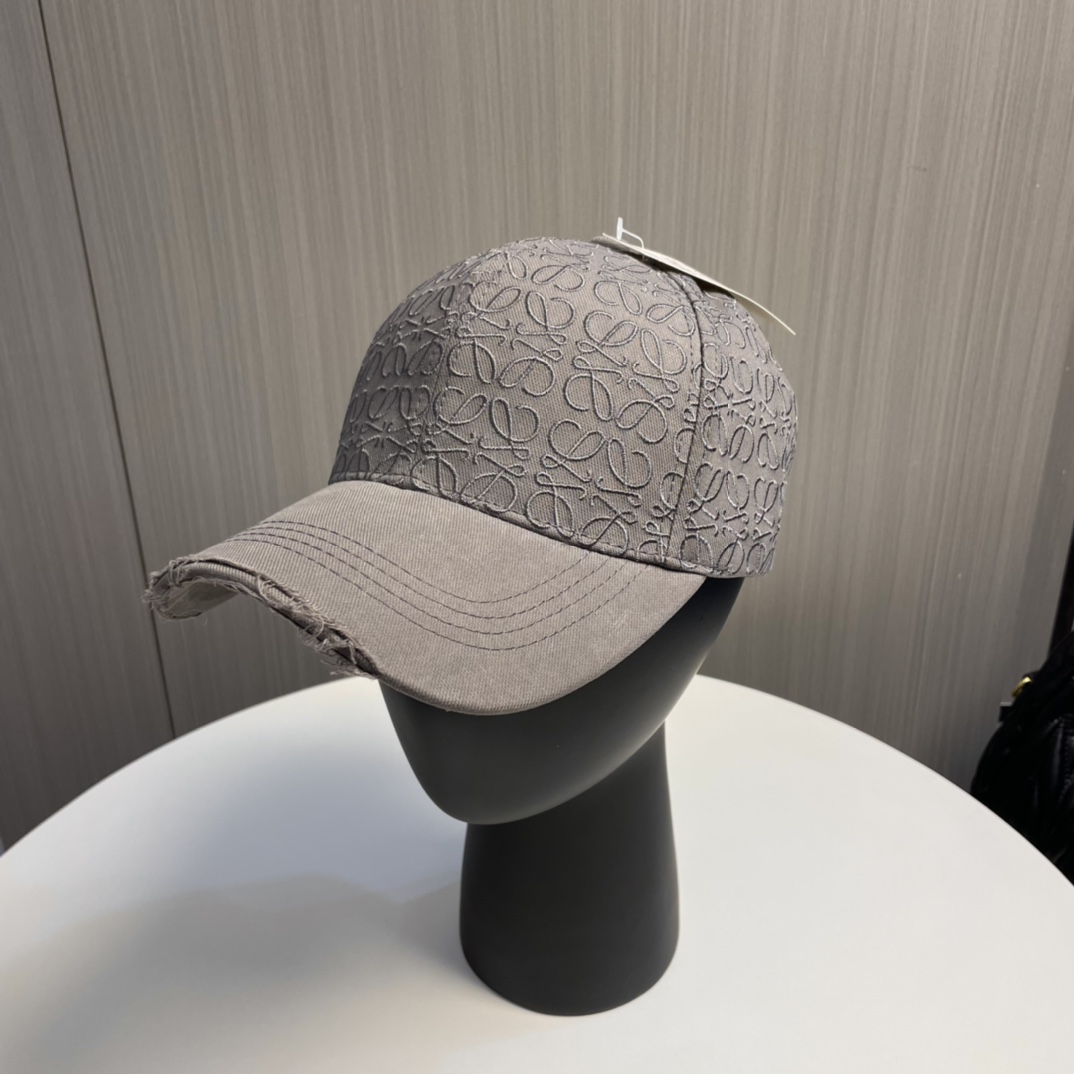 Loewe hat