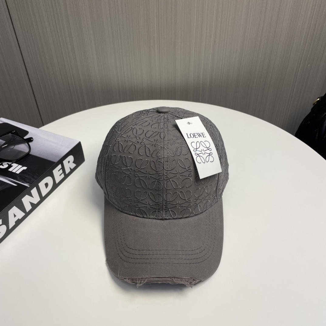 Loewe hat