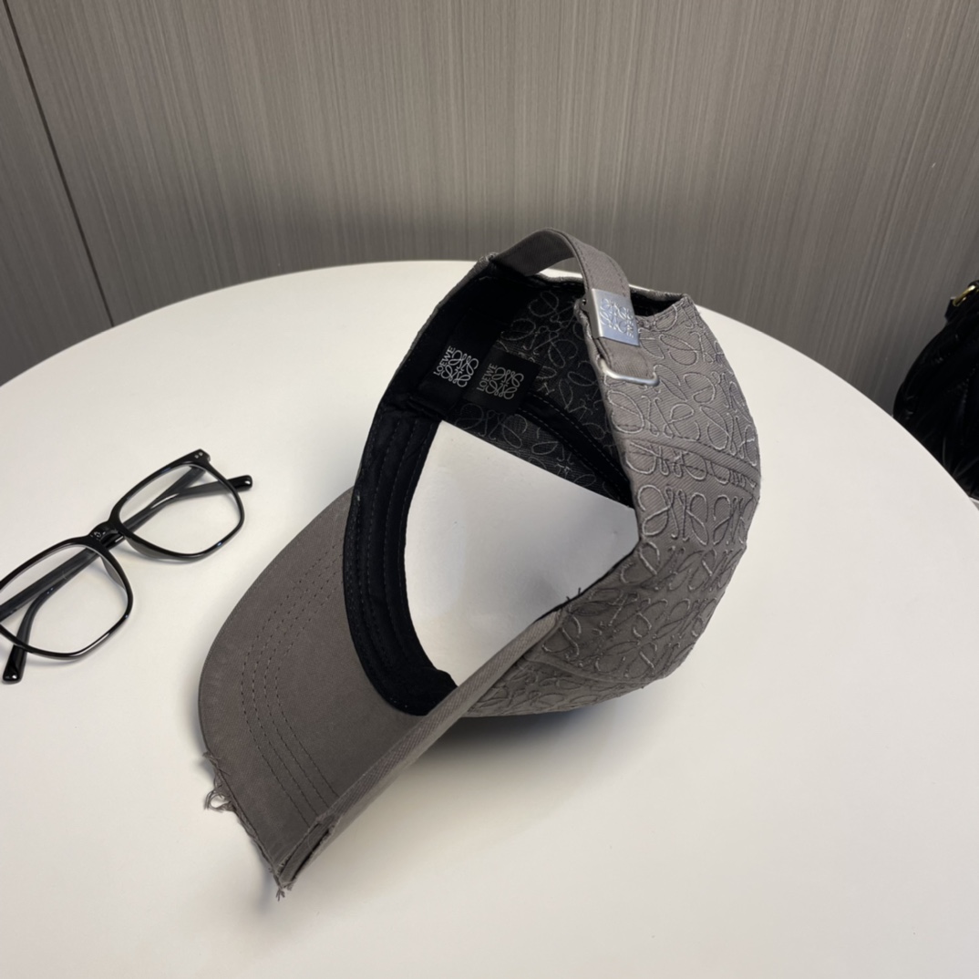 Loewe hat