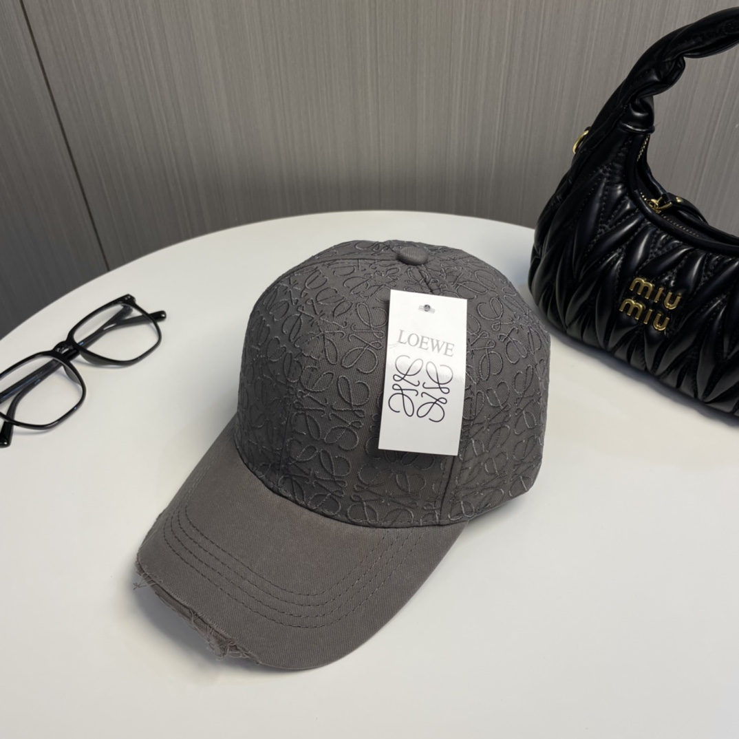 Loewe hat