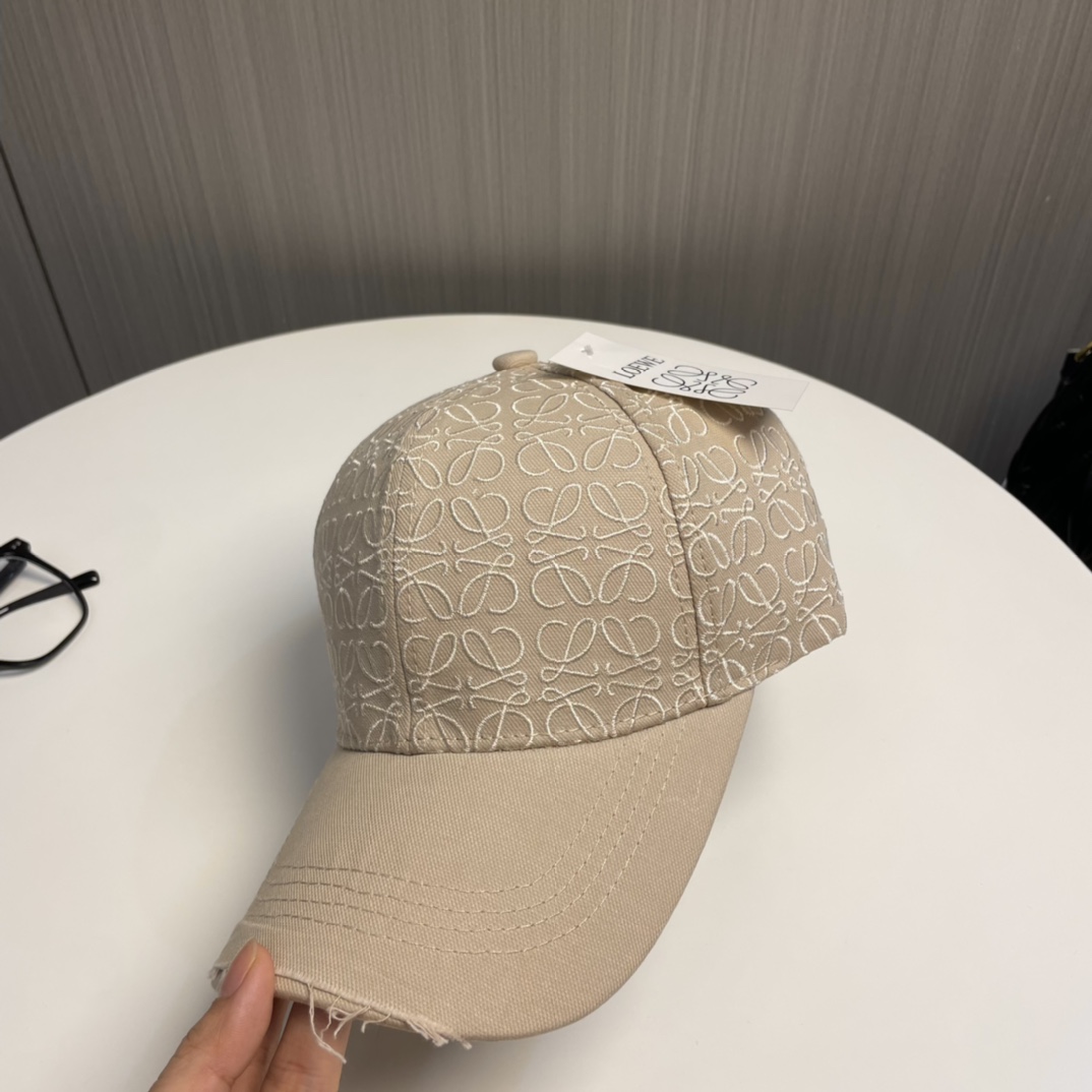 Loewe hat