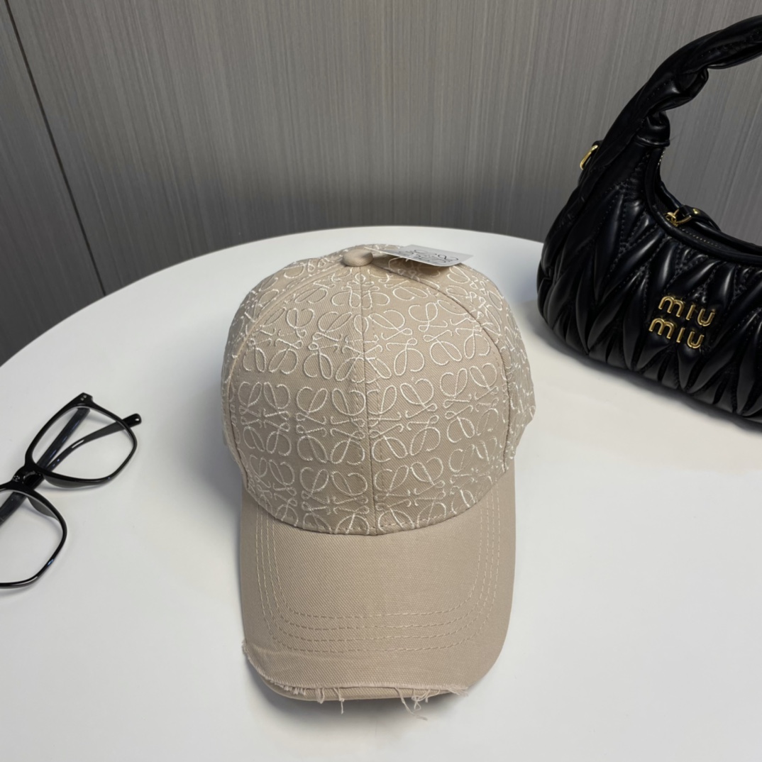 Loewe hat