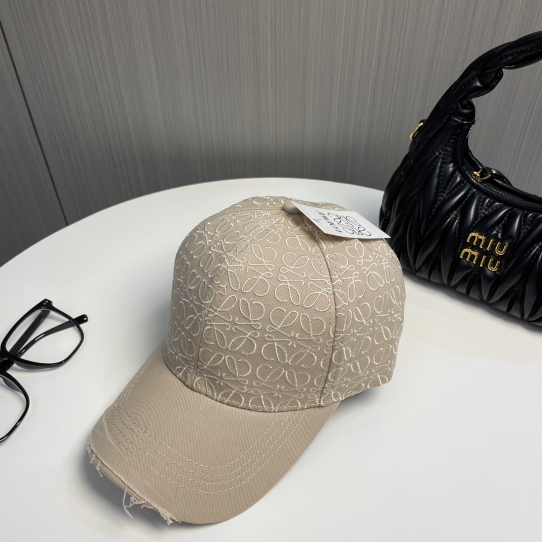 Loewe hat