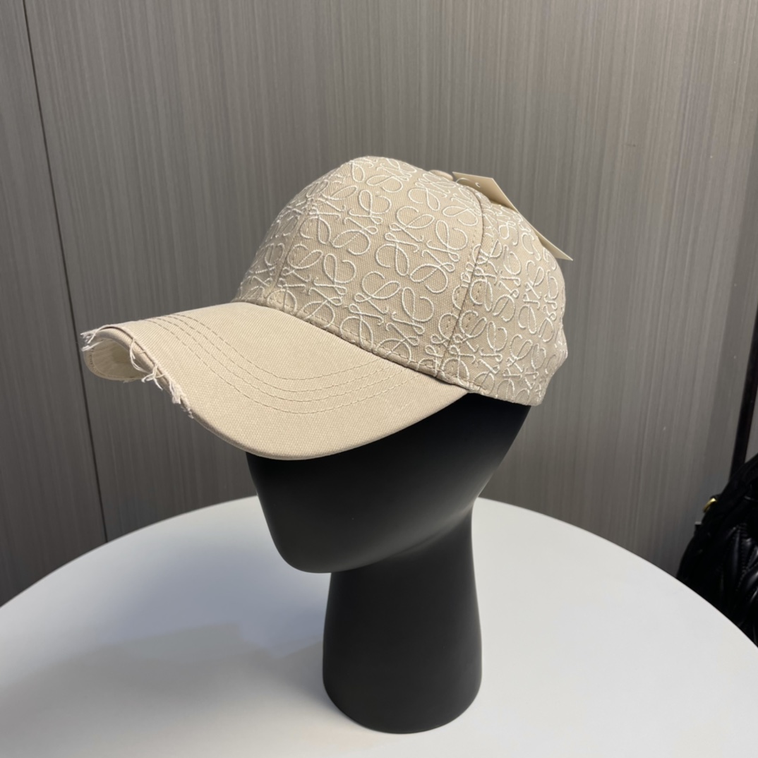 Loewe hat
