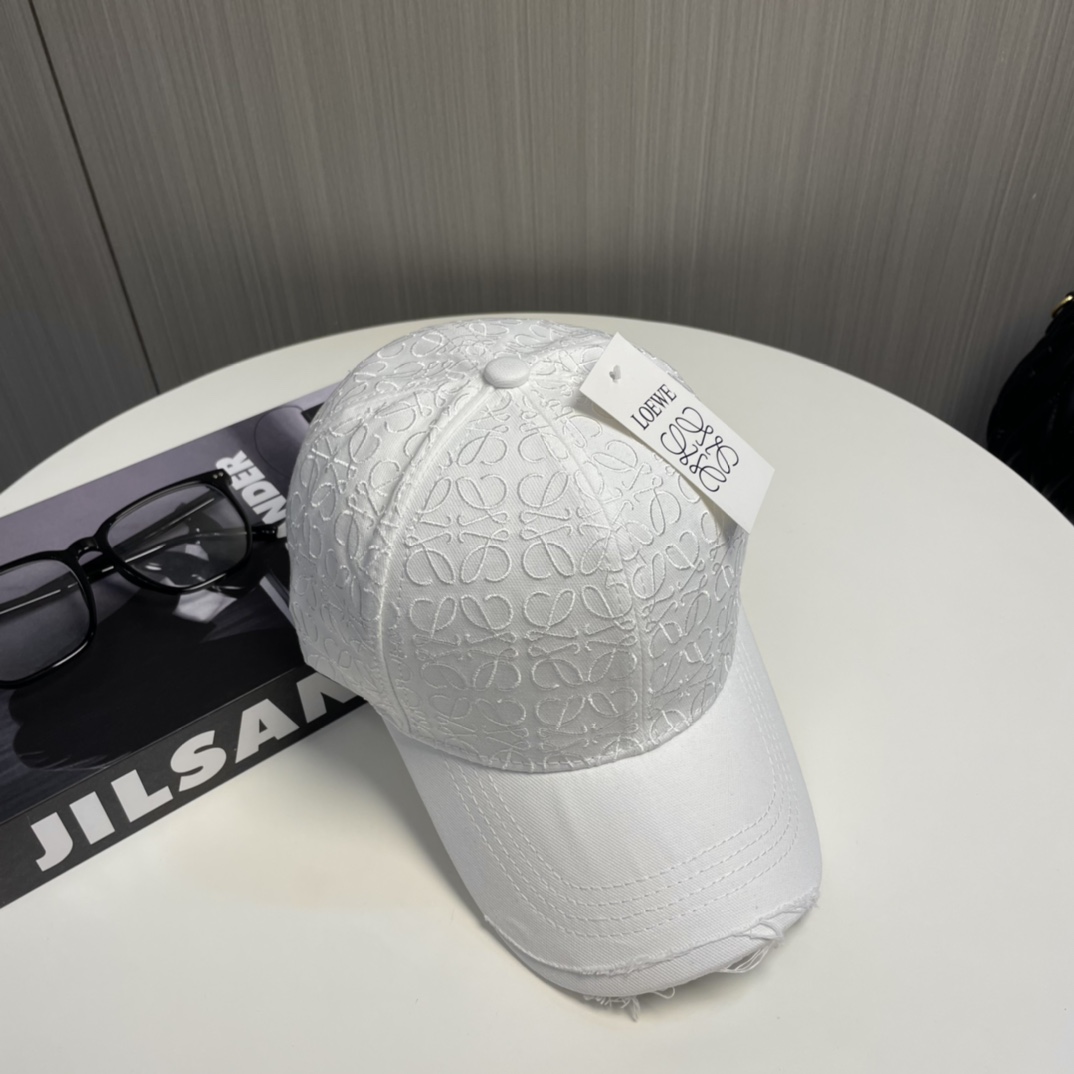 Loewe hat