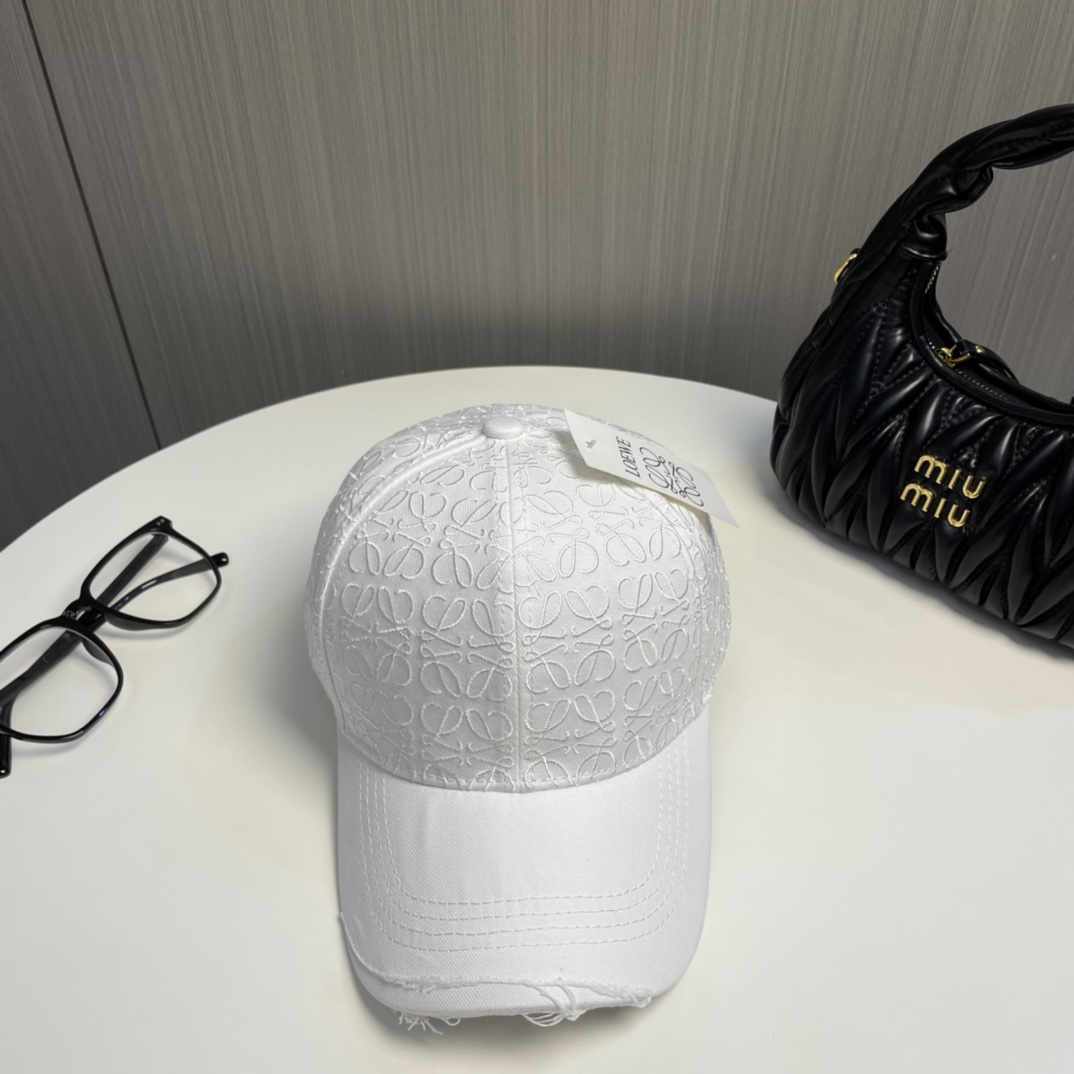 Loewe hat