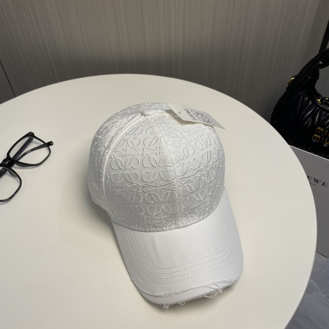 Loewe hat