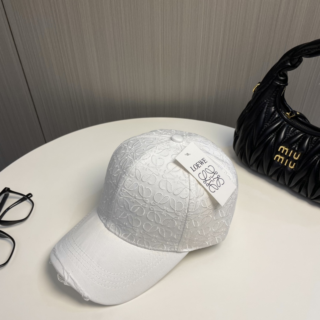 Loewe hat