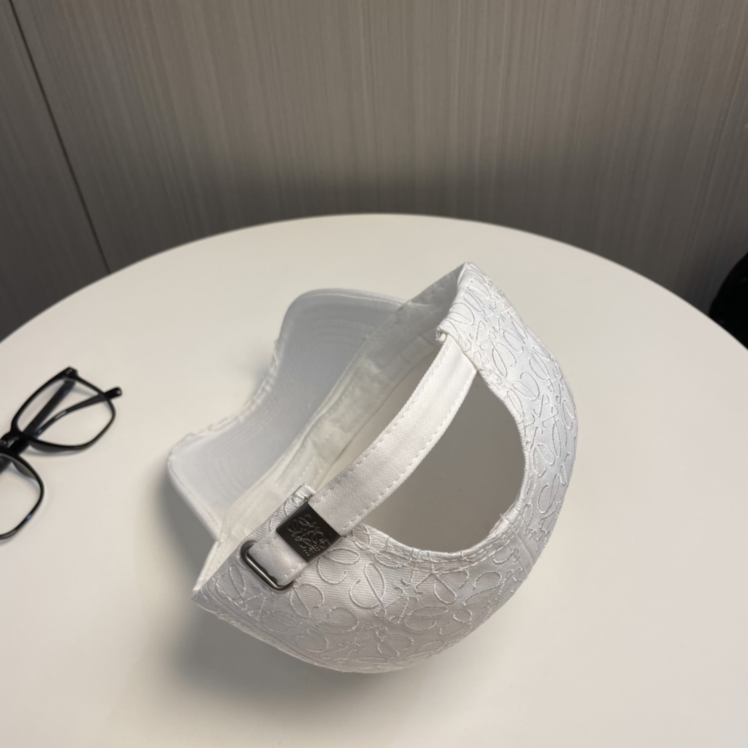 Loewe hat