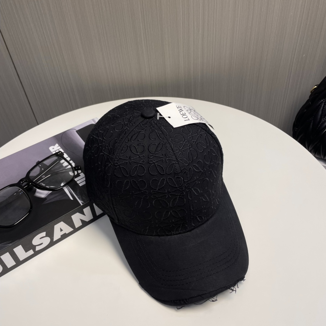Loewe hat