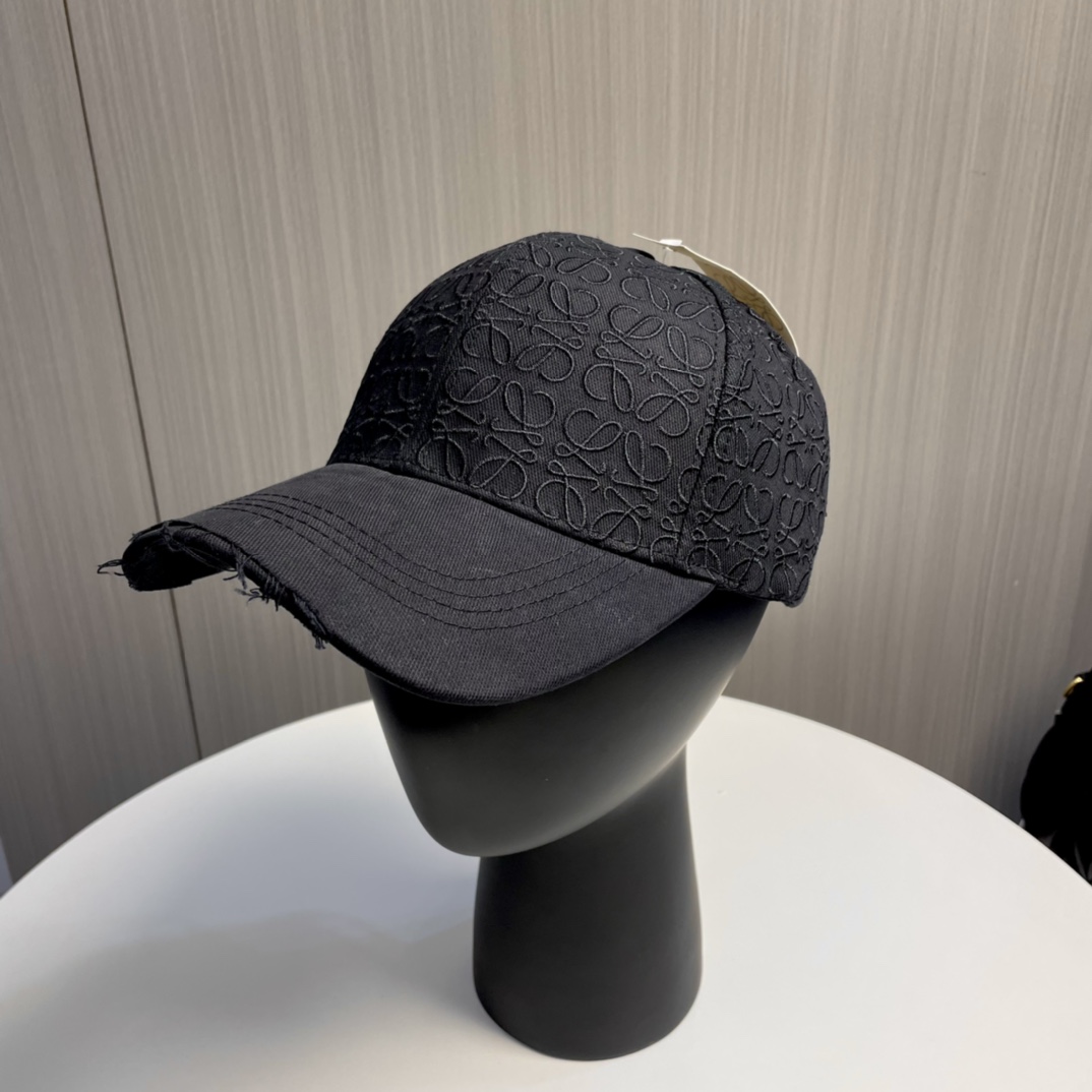 Loewe hat