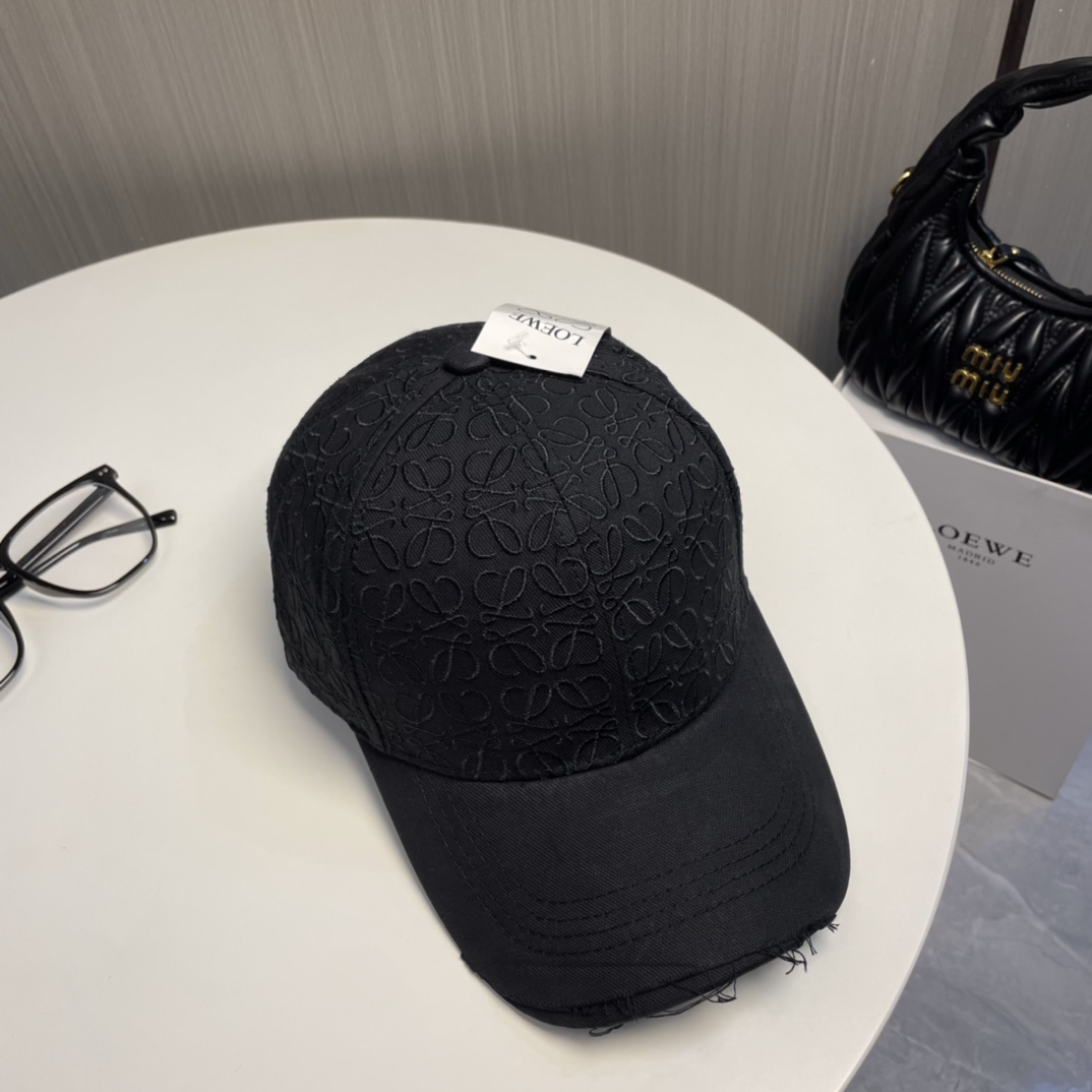 Loewe hat