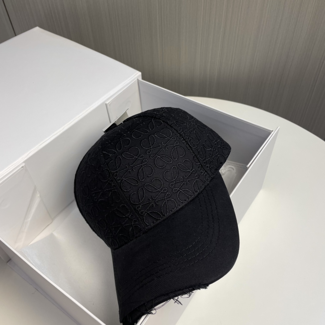 Loewe hat