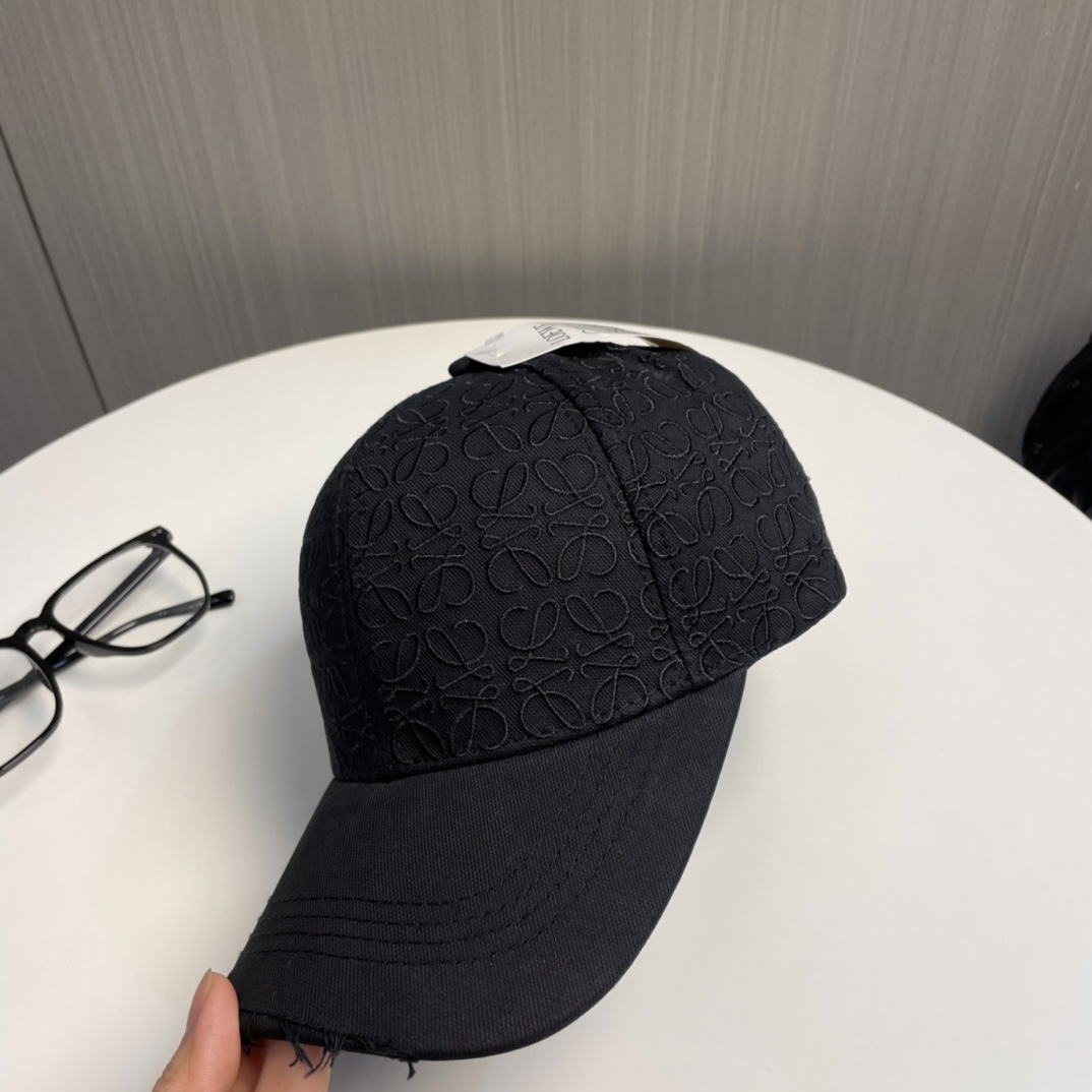 Loewe hat