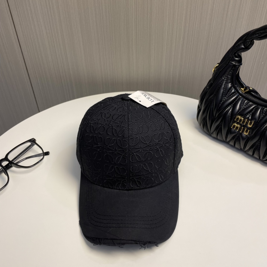 Loewe hat