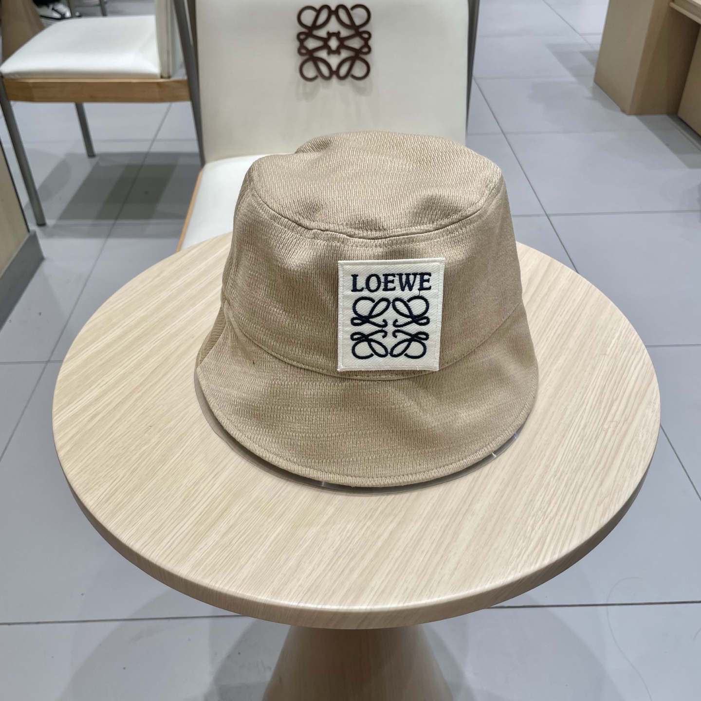 Loewe hat