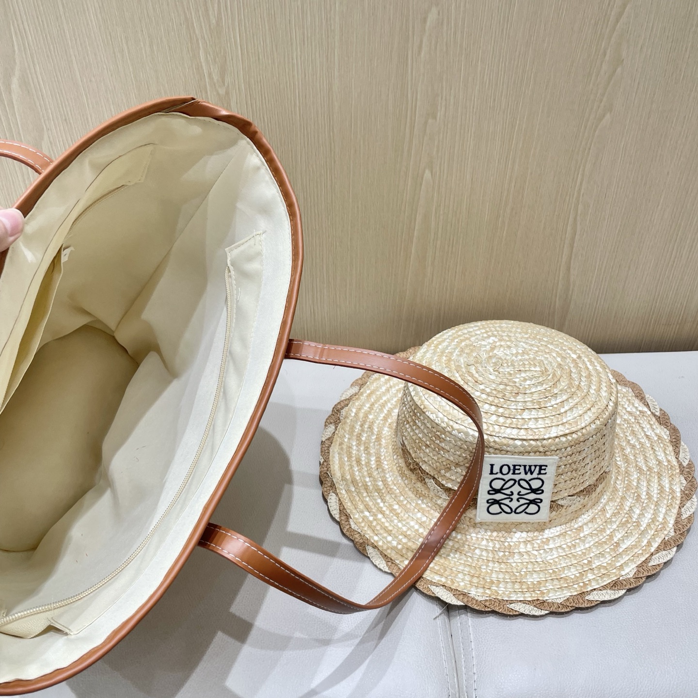 Loewe hat