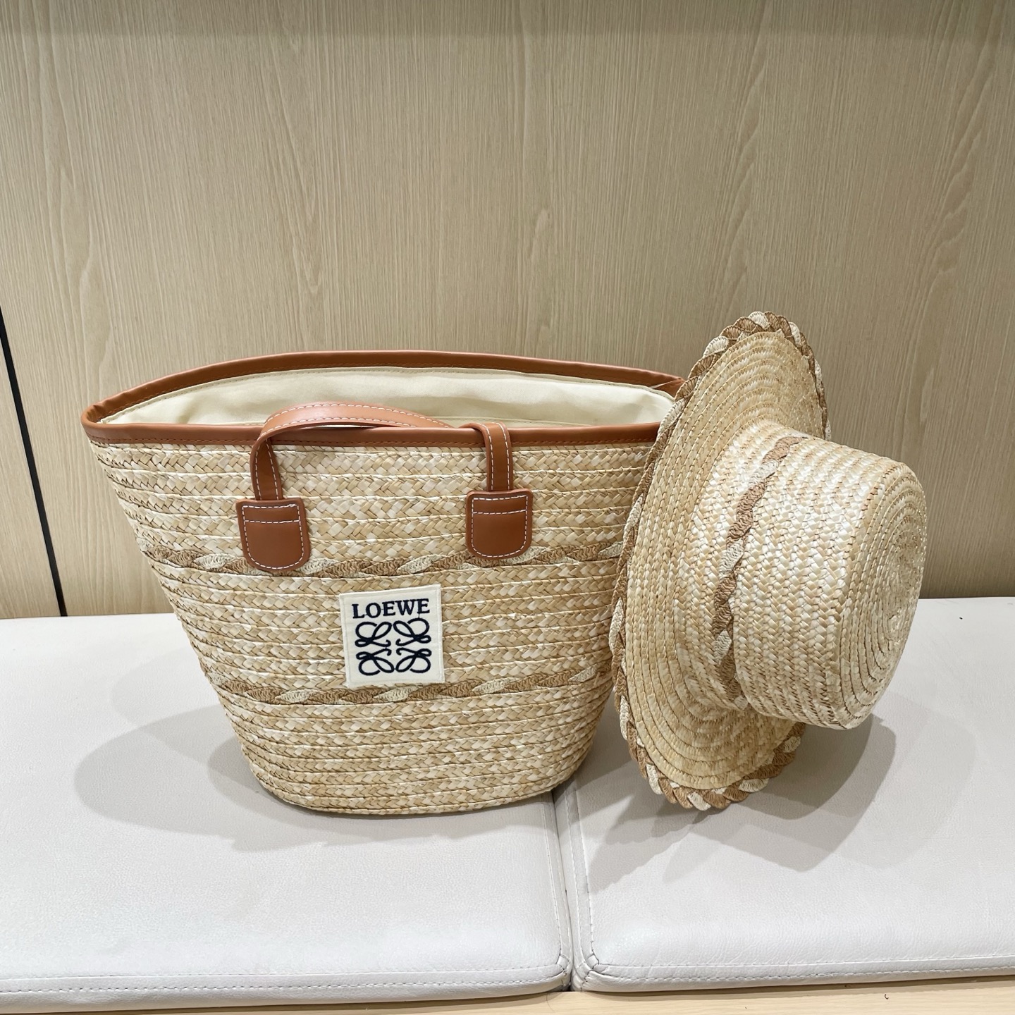 Loewe hat