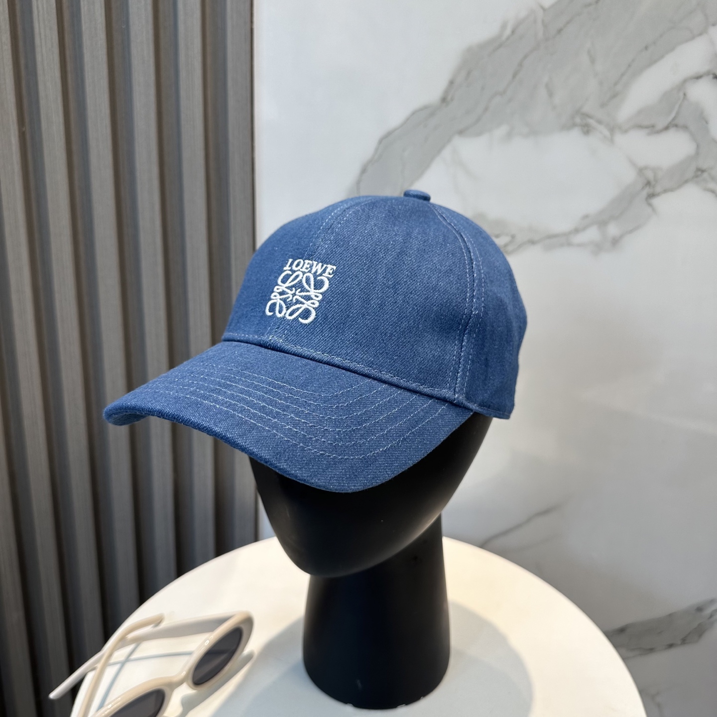 Loewe hat