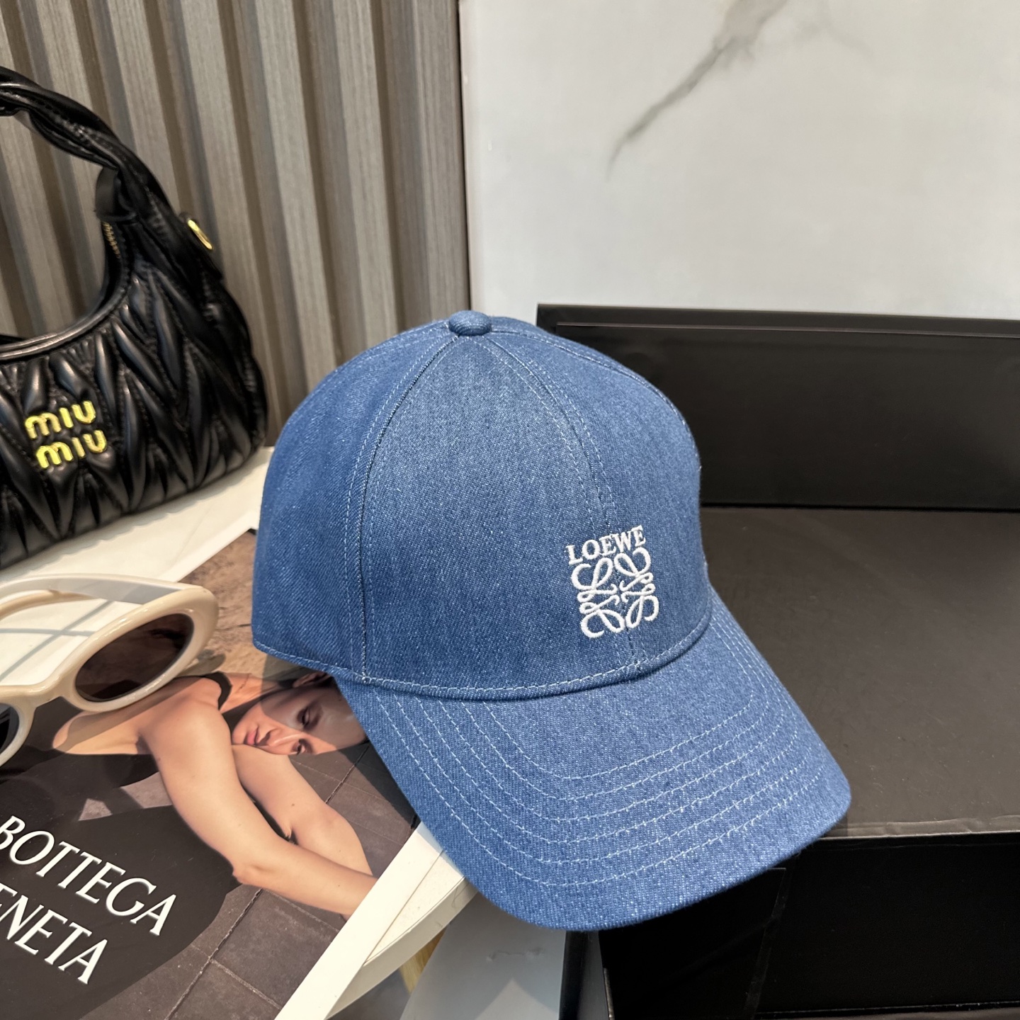 Loewe hat