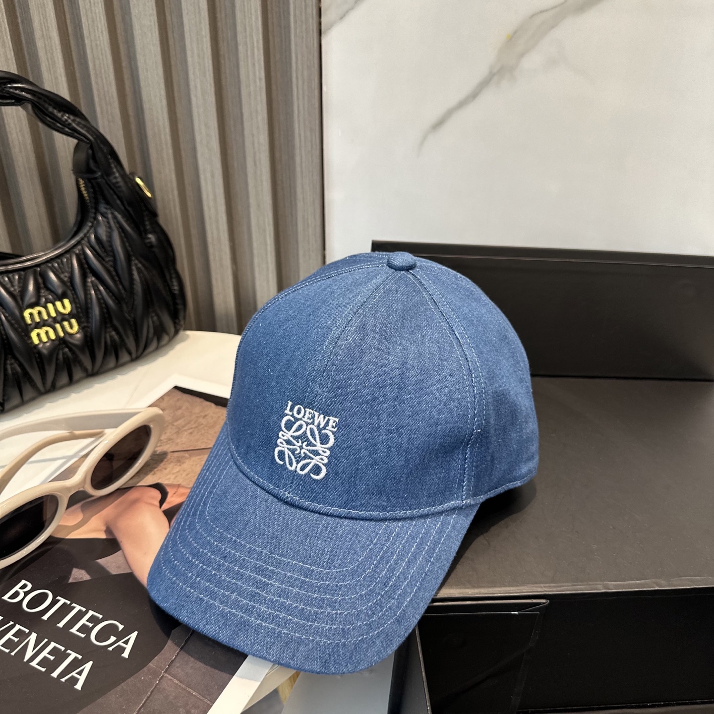 Loewe hat