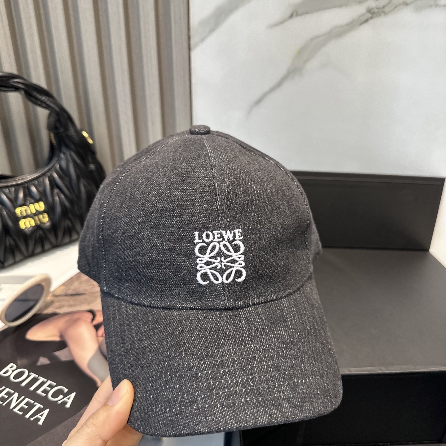 Loewe hat