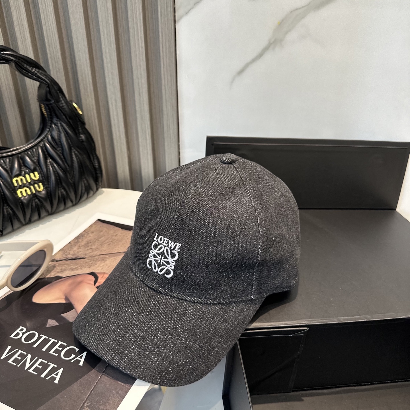 Loewe hat