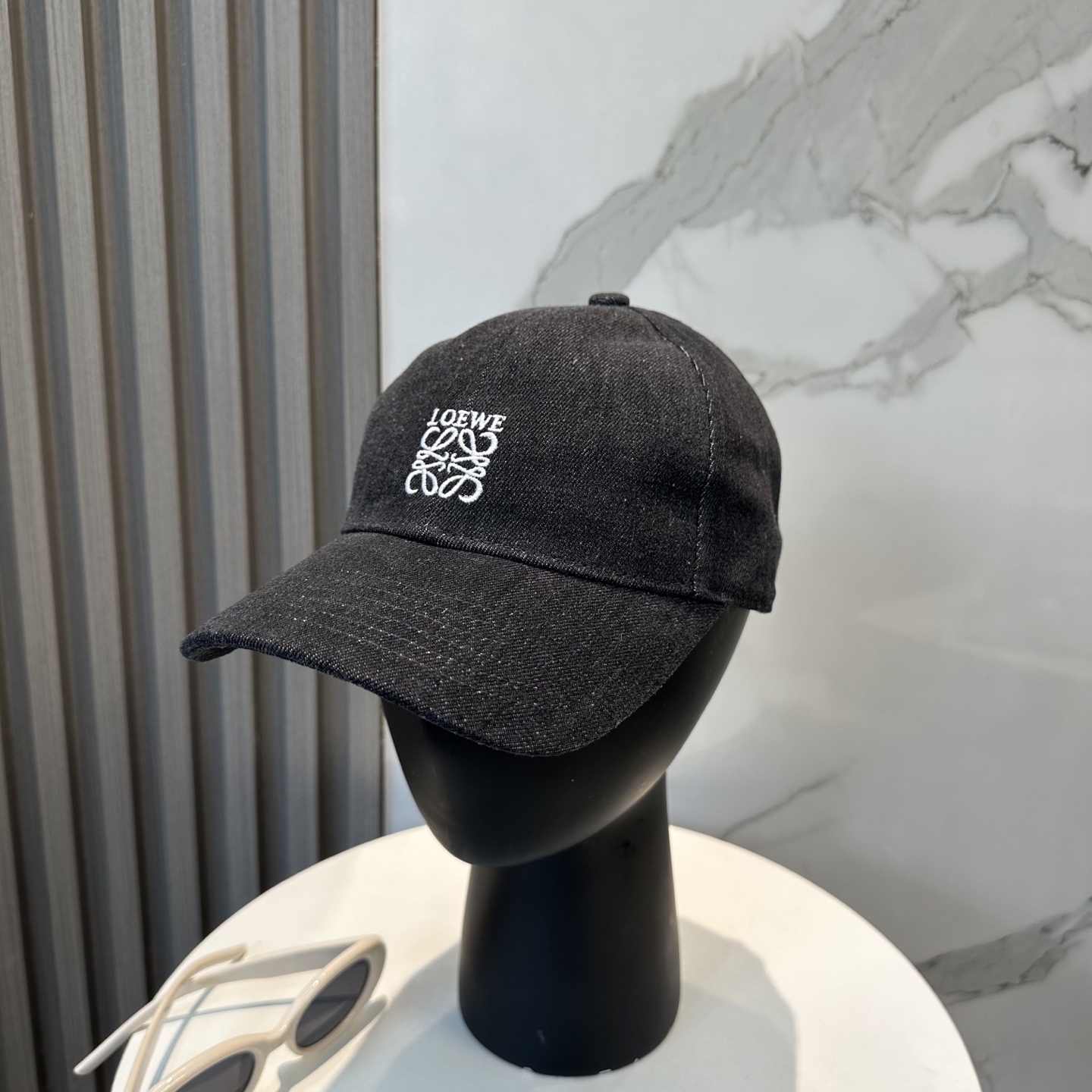 Loewe hat