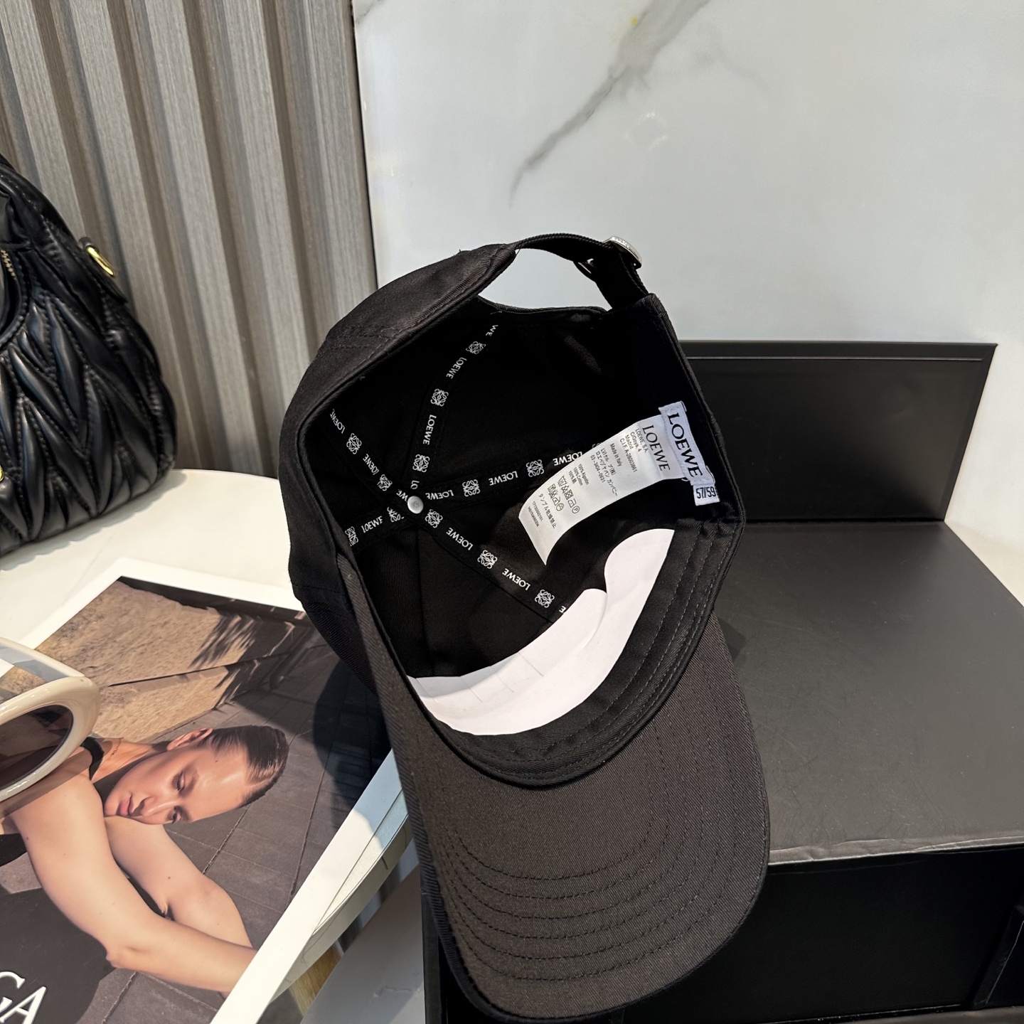 Loewe hat